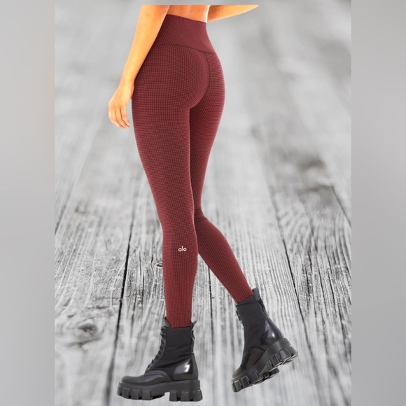 Alo Yoga High-Waist Micro Houndstooth Cranberry/ Black Full Length Legging Large - Picture 1 of 10